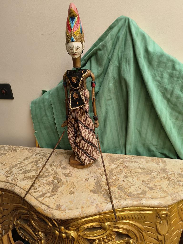 Antiek Wajang Golek pop met 2 gezichten (ligt in de weg), Antiek en Kunst, Ophalen of Verzenden