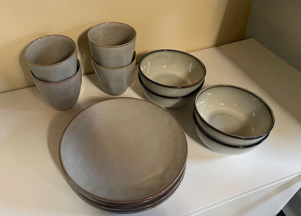 Passend servies voor ontbijt of dessert, Huis en Inrichting, Ophalen, Zo goed als nieuw, Compleet servies