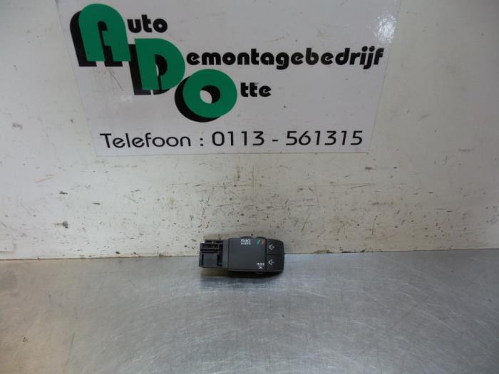 Commande radio volant d'un Renault Clio (Clio 4 12-), Renault, -, 3 mois de garantie, Utilisé