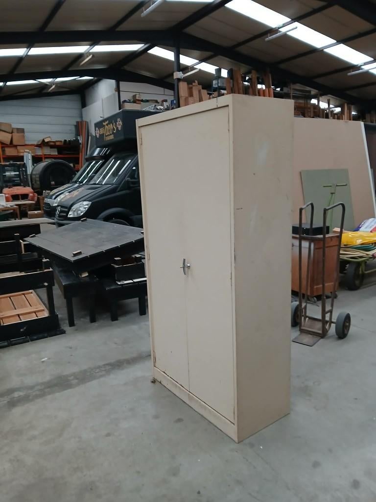 Metalen kast met slot en sleutel, Huis en Inrichting, Kasten | Roldeurkasten en Archiefkasten, Ophalen, Gebruikt, 50 tot 100 cm