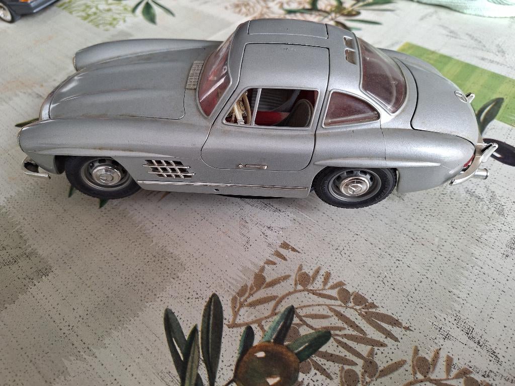 Mercedes Sl 1954 schaal 1:18, Hobby en Vrije tijd, Ophalen of Verzenden, Zo goed als nieuw, Auto, Burago