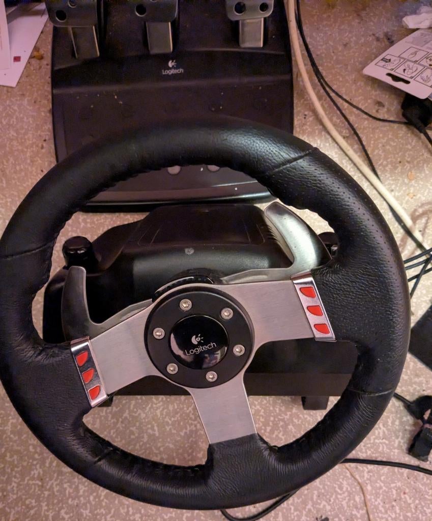 ️ Ensemble complet Logitech G27 - Excellent état + excelle, Informatique & Logiciels, Joysticks, Enlèvement, Neuf, Logitech