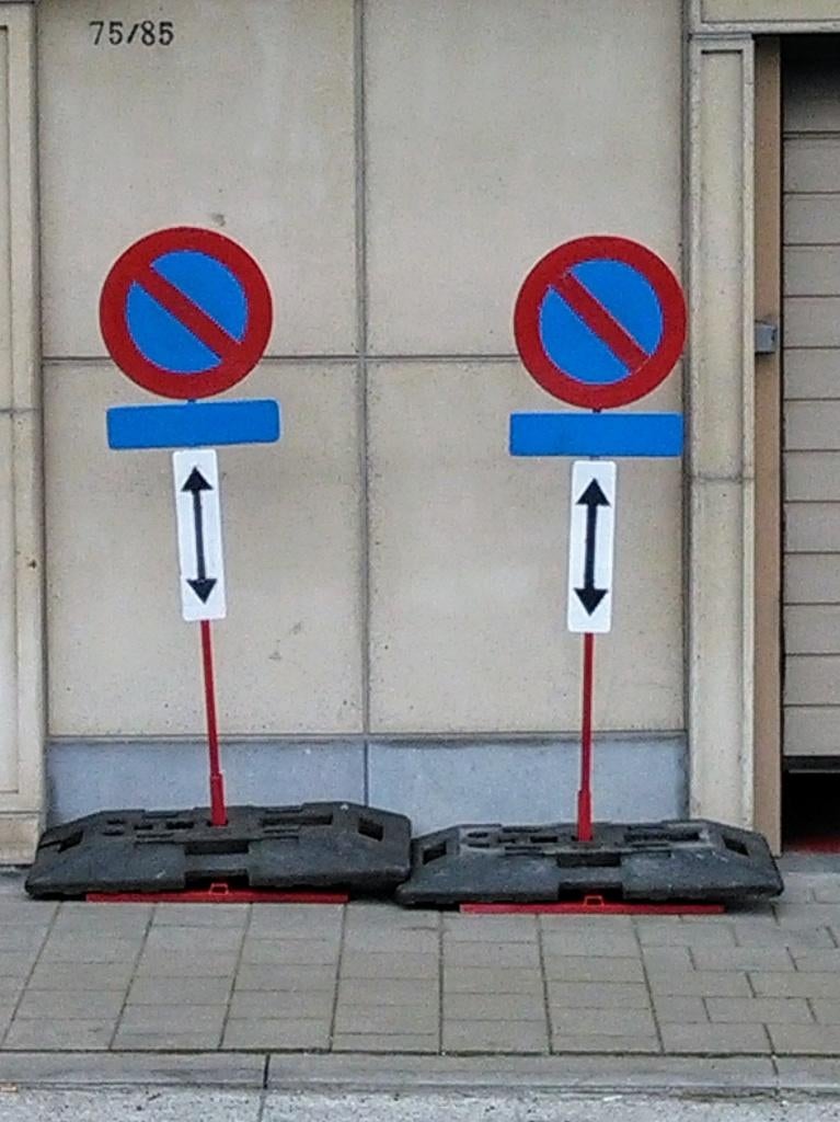 TE HUUR 2 Parkeerborden E1 Parkeerverbod HUREN - €25/3 Dagen, Enlèvement ou Envoi, Comme neuf