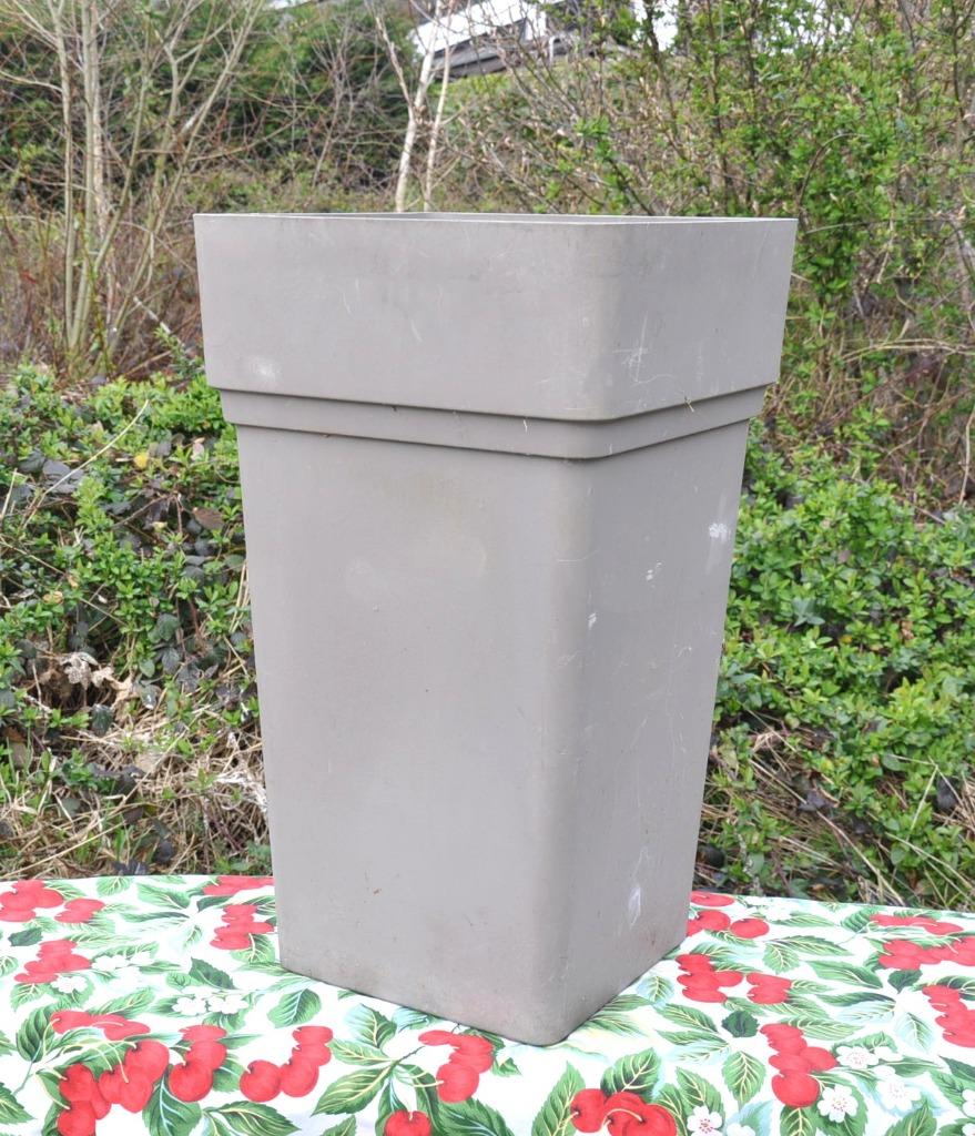 bac a fleur haut et carré en plastique gris clair, Kunststof, Gebruikt, Vierkant, Ophalen of Verzenden