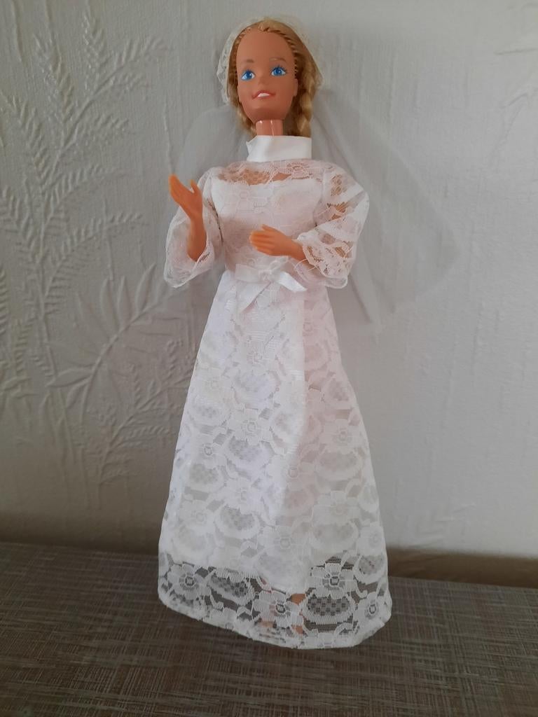 Vintage bruidsjurk voor Fleur, Sindy of Barbie, Verzamelen, Poppen, Ophalen of Verzenden, Zo goed als nieuw, Pop