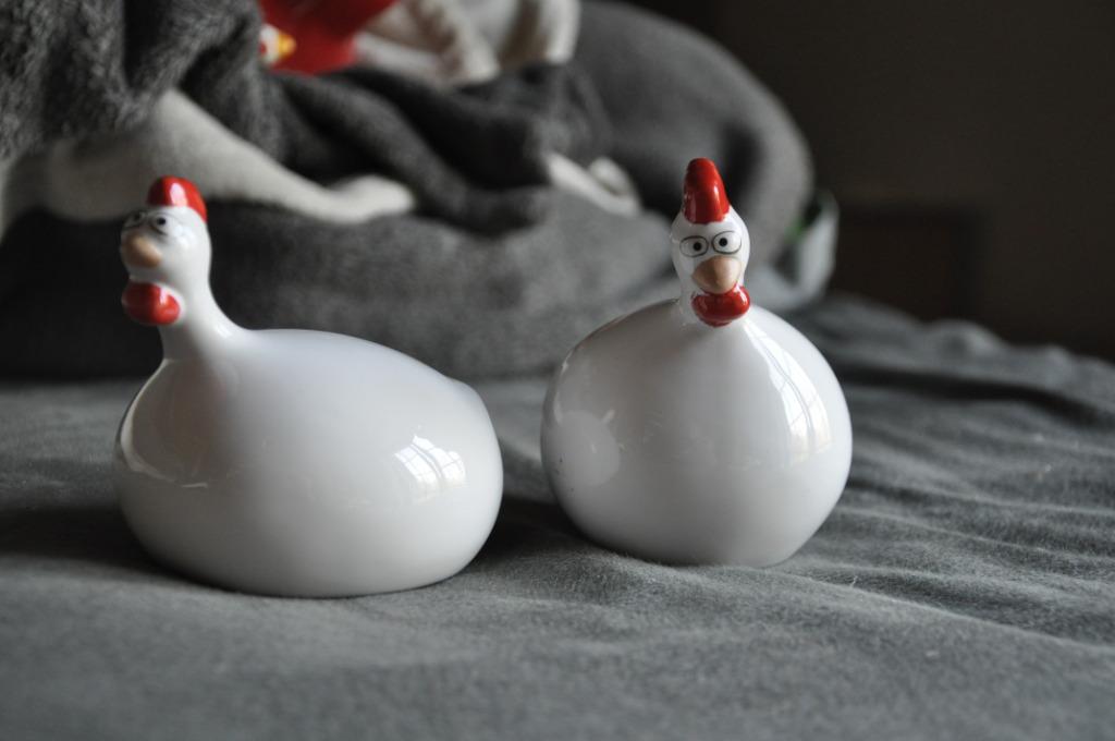 lot de deux petite poules j line, Collections, Enlèvement ou Envoi, Utilisé, Porcelaine, Statue(s)