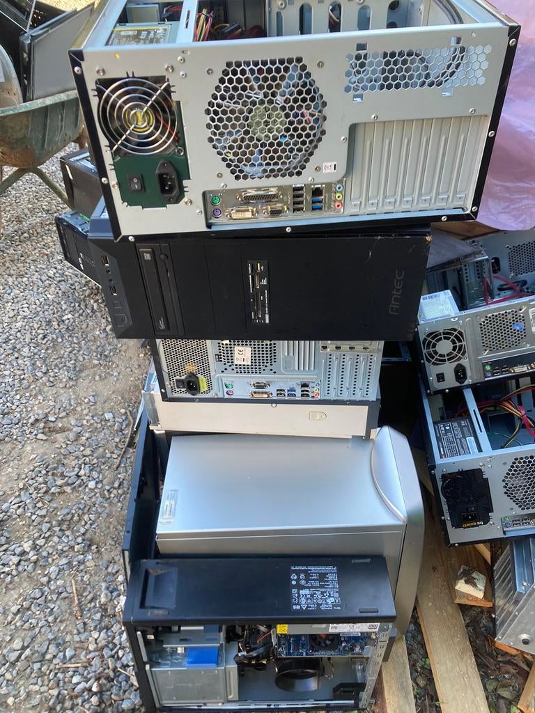 Je cherche de l’ancien matériel informatique et GSM, Enlèvement, Utilisé, Inconnu