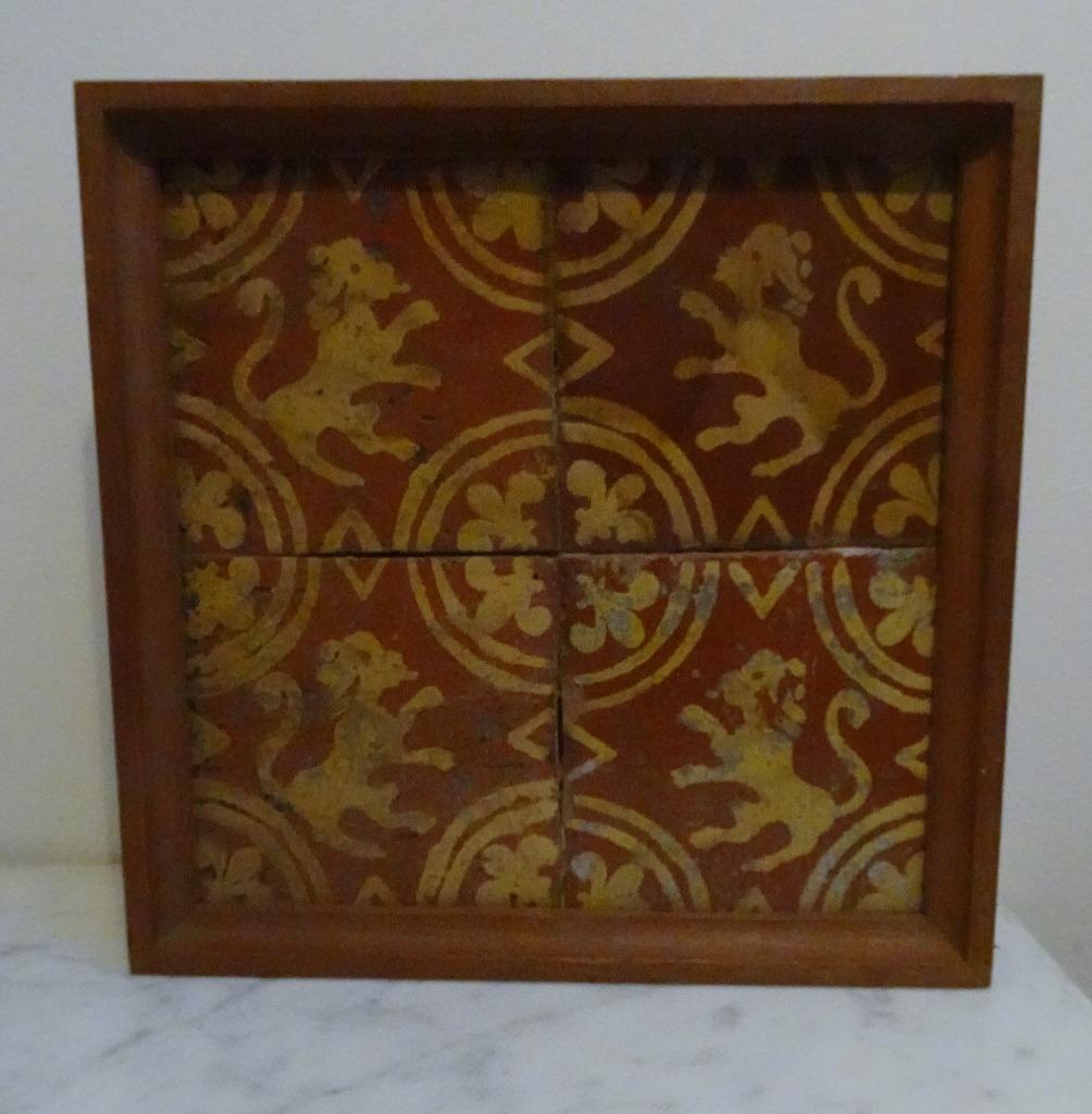 vlaams aardewerk leeuw haardtegel slibware Torhouts, Ophalen of Verzenden