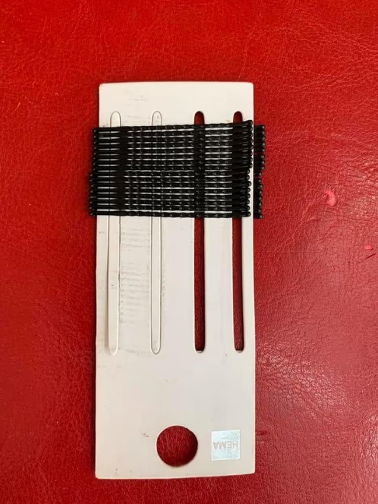 pinces à cheveux noires -, Enlèvement