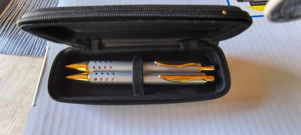 Cardin pierre Stylo bic et porte mine, Collections, Stylos, Enlèvement ou Envoi, Utilisé, Stylo