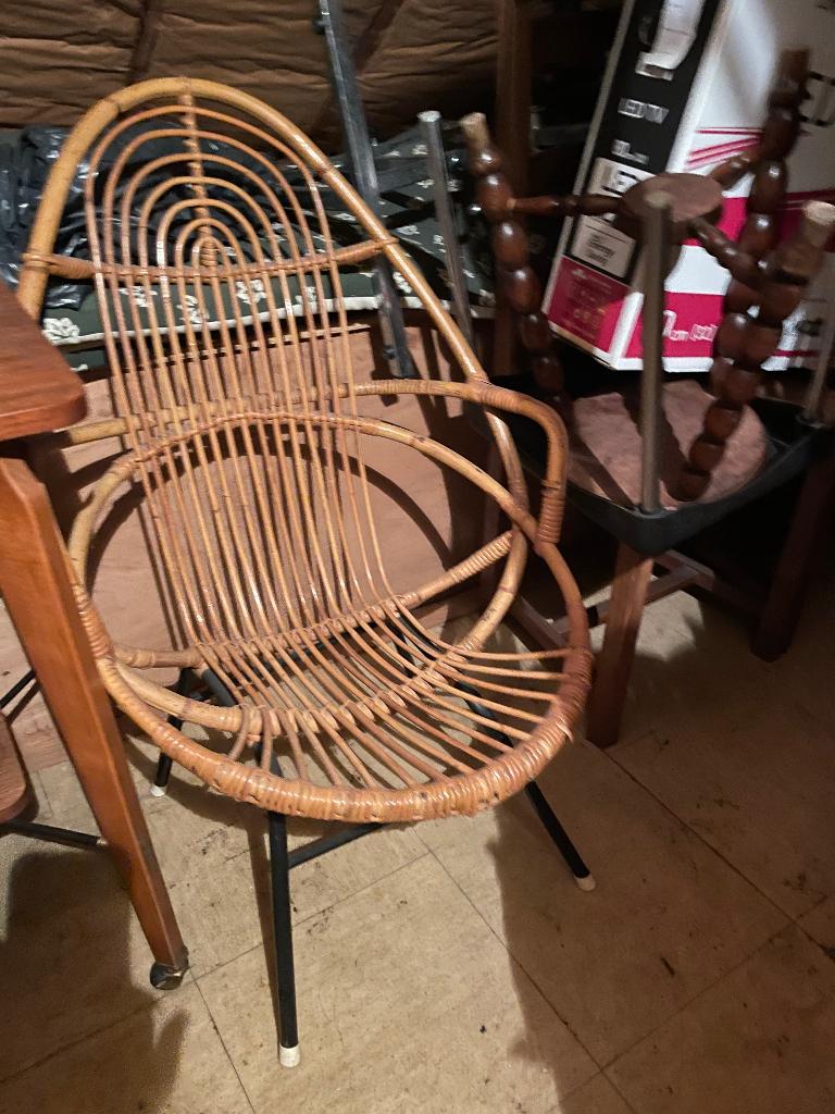 Fauteuil, siège en osier, Enlèvement