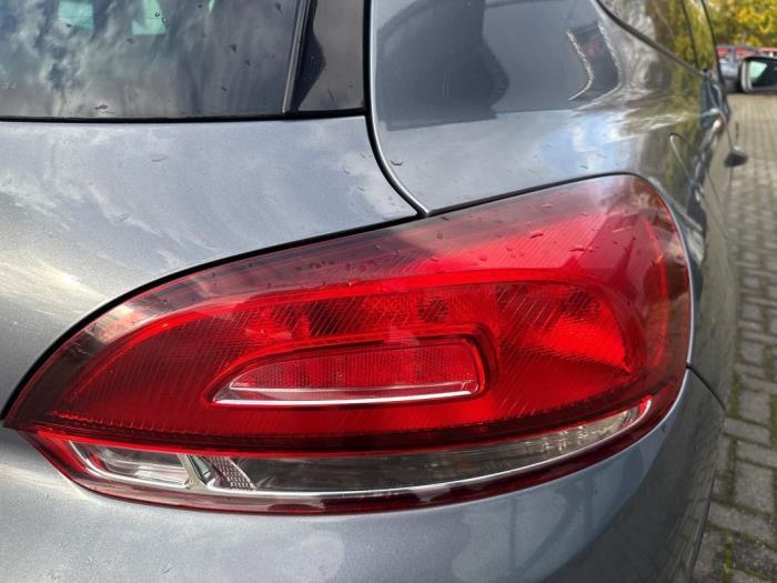 Feu arrière droit d'un Volkswagen Scirocco, Autos : Pièces & Accessoires, Éclairage, Volkswagen, Utilisé, 3 mois de garantie, Enlèvement ou Envoi