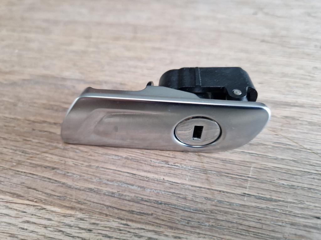 audi openingsmechanisme handschoenkastje audi tt, Ophalen of Verzenden, Gebruikt, Audi