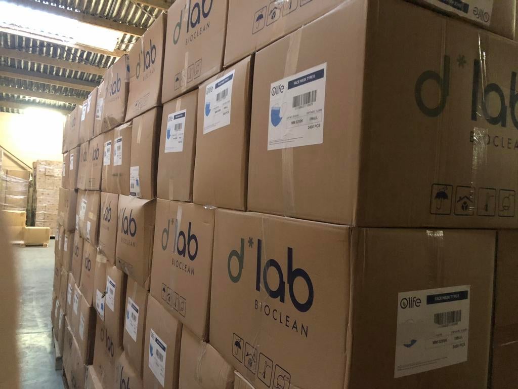 121 box Facemask Gratis, Doe-het-zelf en Bouw, Zonnepanelen en Toebehoren, Zo goed als nieuw, Ophalen