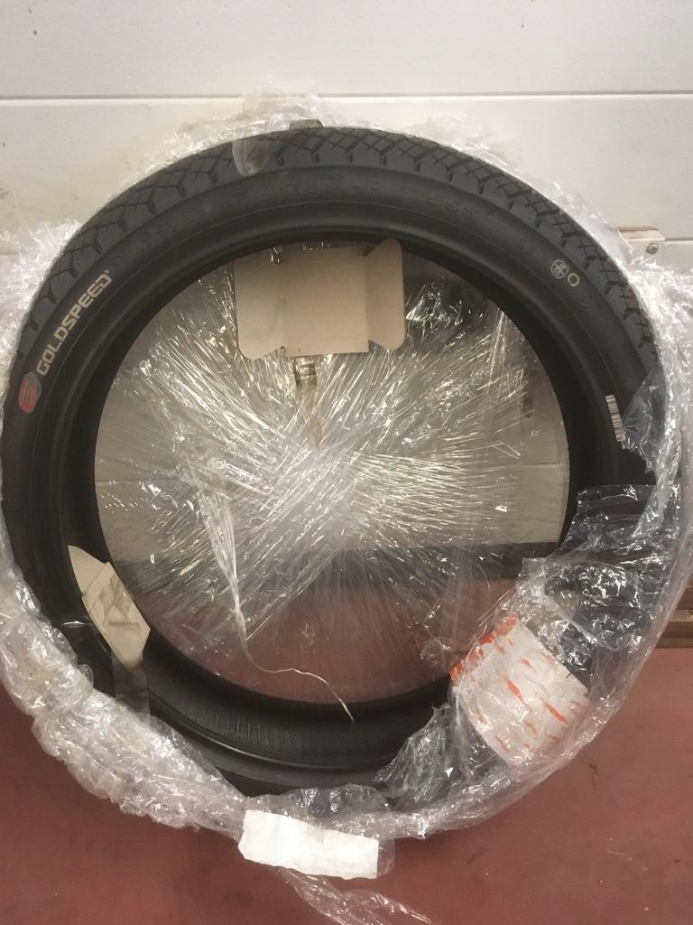 Pneu supermotard 120 60 17, Motos, Enlèvement