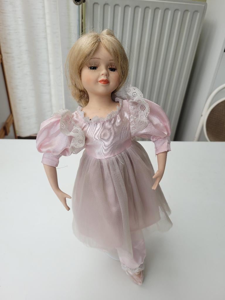 ballerina popje porcelein, Antiek en Kunst, Ophalen