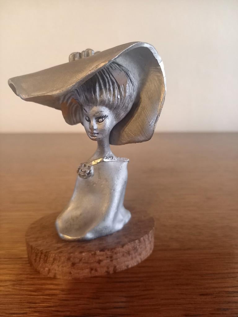 70´s peltro pewter beeld op houten voet., Antiek en Kunst, Antiek | Tin, Ophalen