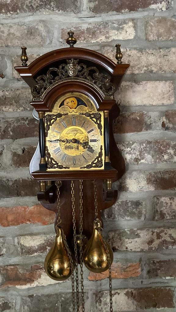 Antieke klok, Enlèvement