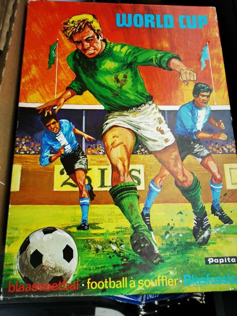 Ancien jeu de société coupe du monde de football à vent, édi, Trois ou quatre joueurs, Enlèvement ou Envoi, Comme neuf, Papito