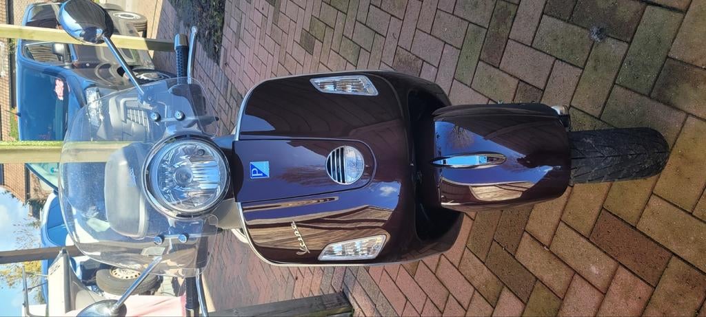 vespa Gts 125cc, Fietsen en Brommers, Ophalen, Zo goed als nieuw