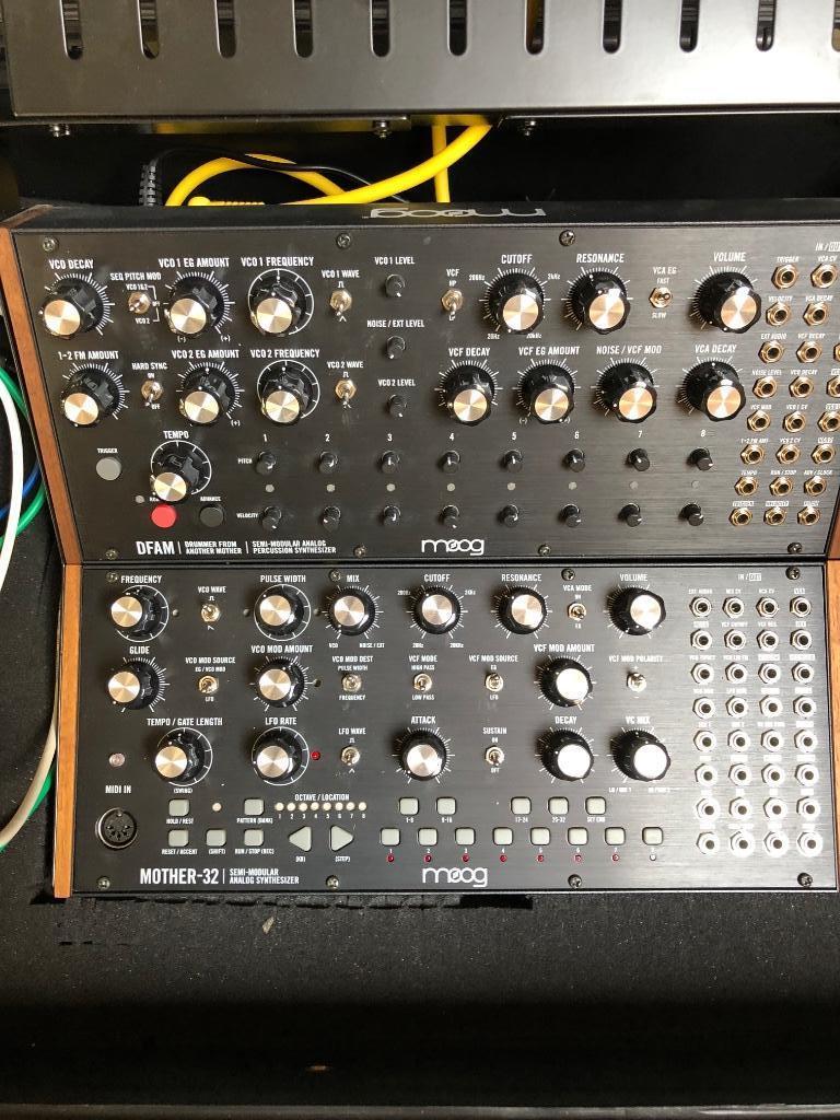 diverse synths, Muziek en Instrumenten, Ophalen, Zo goed als nieuw, Met midi-aansluiting