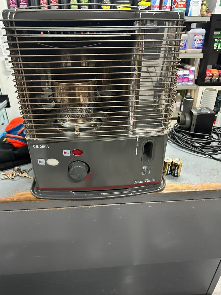 Insta flame petroleum kachel, Ophalen, Zo goed als nieuw