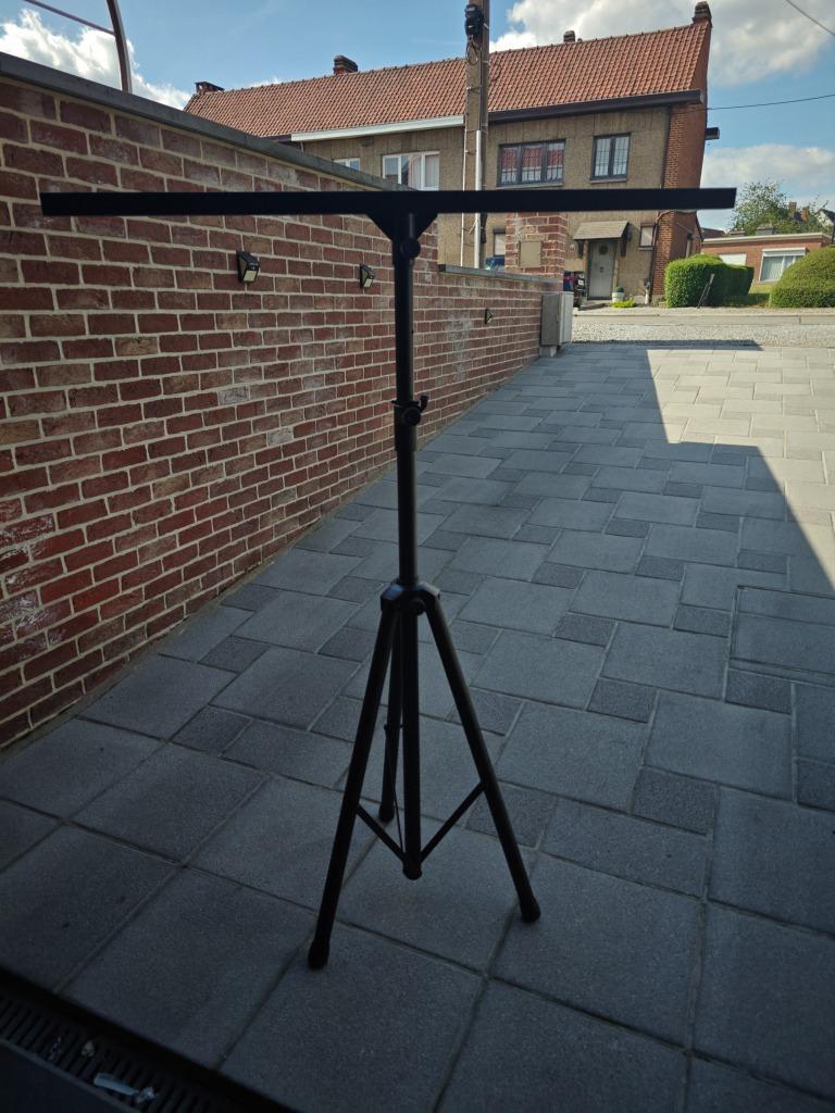 pied + bras pour eclairage, Musique & Instruments, Enlèvement, Utilisé, Pied, Autres instruments