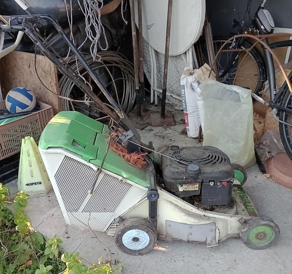 Tondeuse étésia, Tondeuse rotative, Tondeuses à gazon à essence, 30 à 39 cm, Enlèvement