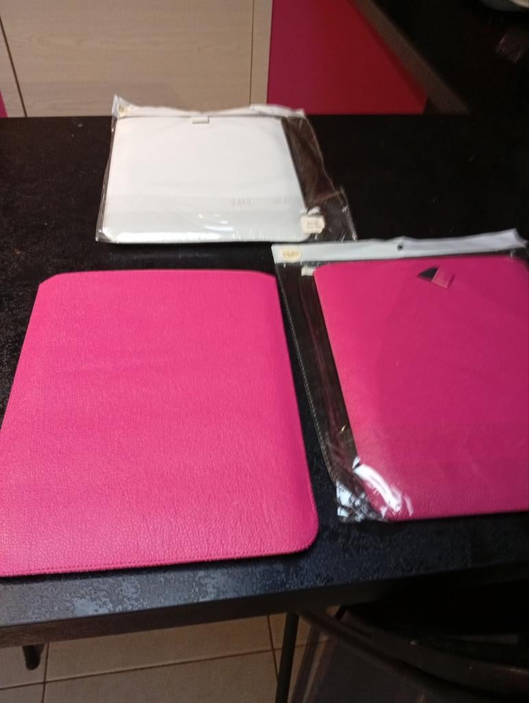 housses pour iPad ou autres, Comme neuf