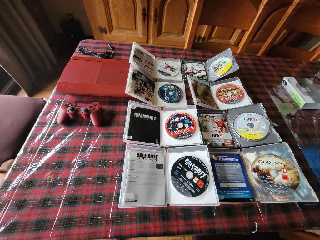 PlayStation 3 Super Slim 500GB Rouge + jeux, Online, Enlèvement ou Envoi, 1 joueur, Utilisé