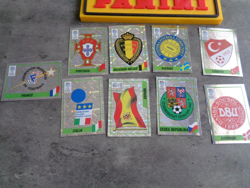 PANINI FOOTBALL STICKERS EURO 2000 Emblèmes du Championnat d, Hobby & Loisirs créatifs, Autocollants & Images, Enlèvement ou Envoi