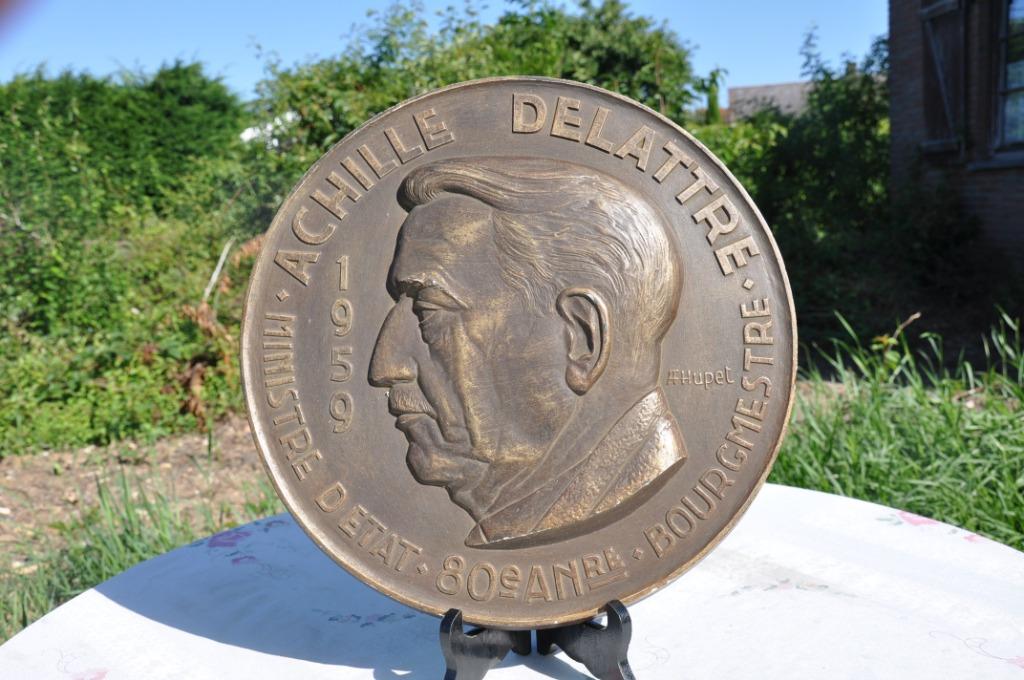 §  plaque murale commémorative  plâtre Achille Delattre, Collections, Enlèvement ou Envoi, Utilisé
