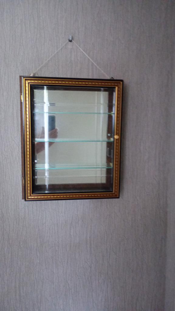 Vitrine kastje voor op te hangen, Ophalen, Gebruikt