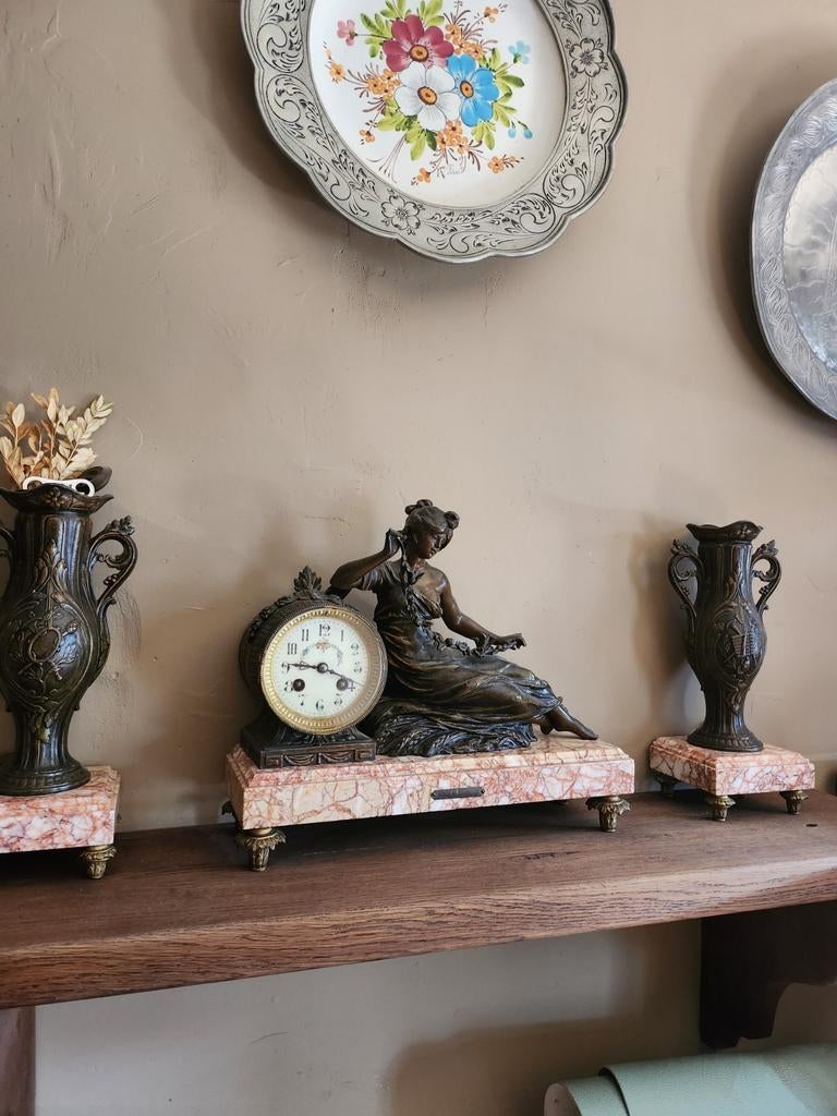 Zeer mooi antiek schouwgarnituur met marmer en brons., Enlèvement