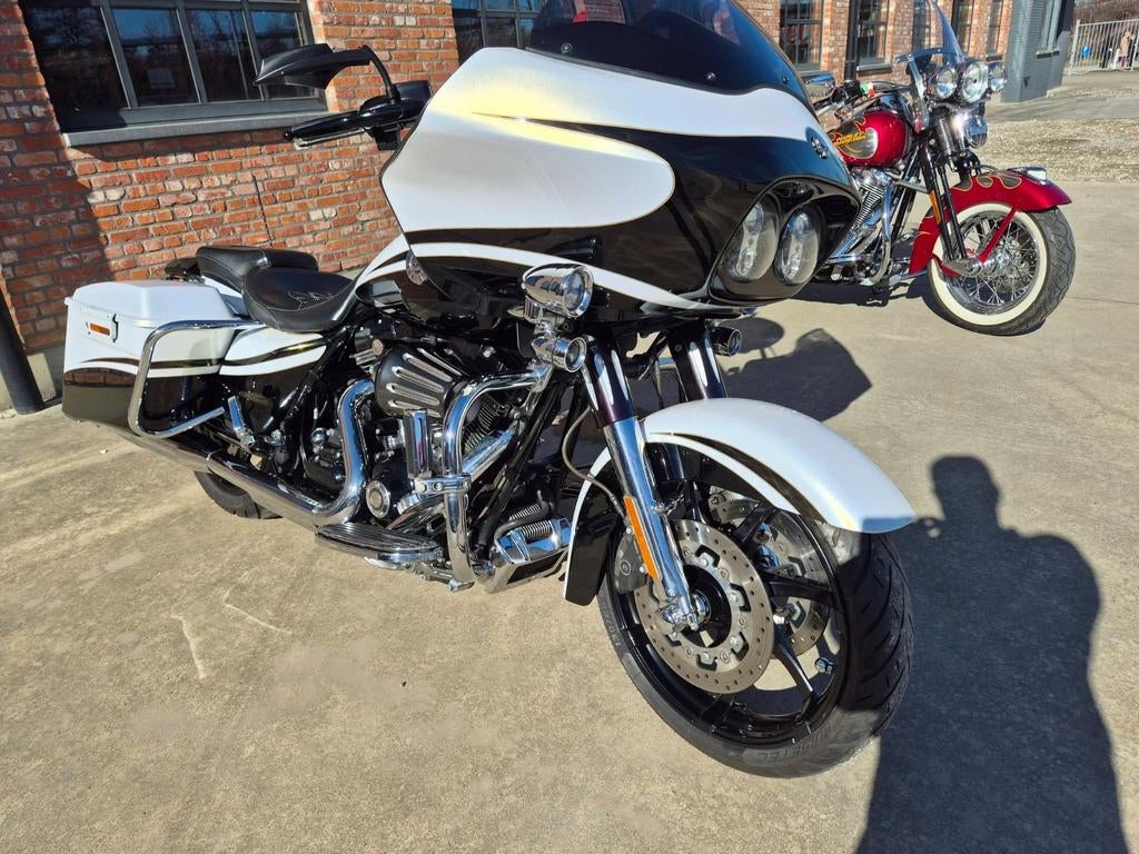 Harley davidson road glide cvo, LED Verlichting, 2 cilinders, Gebruikt, Particulier