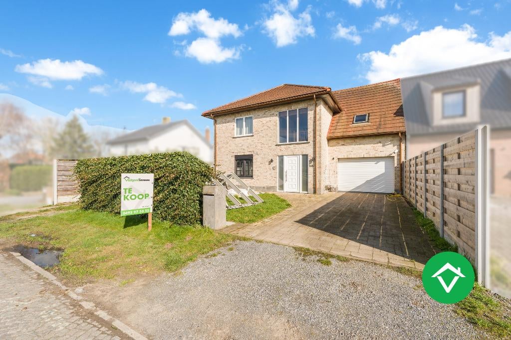 Woning met 4 slaapkamers en tuin te Torhout, 500 tot 1000 m², 147 kWh/m²/jaar, Hoekwoning, Provincie West-Vlaanderen