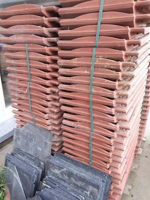 Overtollige grote NIEUWE tegels!, Doe-het-zelf en Bouw, Dakpannen en Dakbedekking, Nieuw, Dakpannen, Ophalen