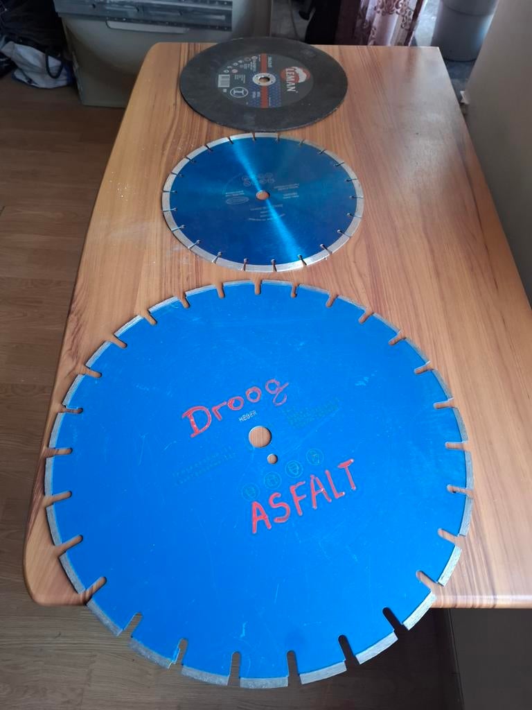 Disque tronconneuse, Bricolage & Construction, Outillage | Scies mécaniques, Enlèvement