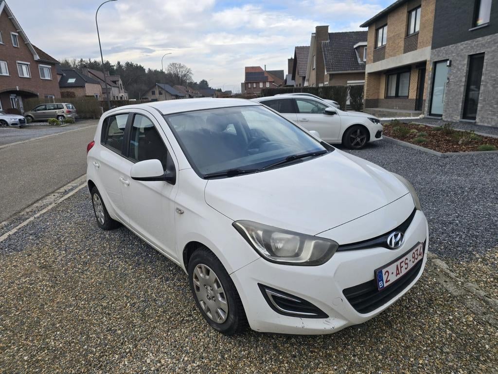 Hyundai i20 diesel anee  2015 avec  pret imarticule, Autos, Euro 5, Achat, Diesel, Particulier