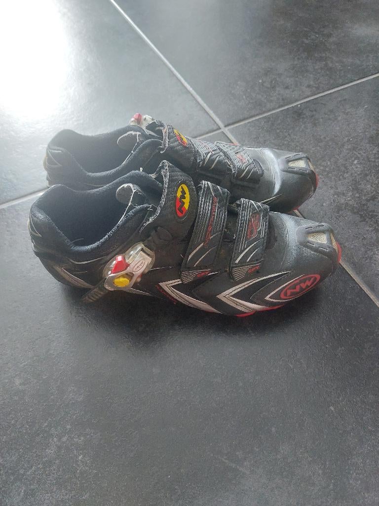 CHAUSSURES DE CYCLISME, Specialized, Enlèvement ou Envoi, Comme neuf, Autres tailles