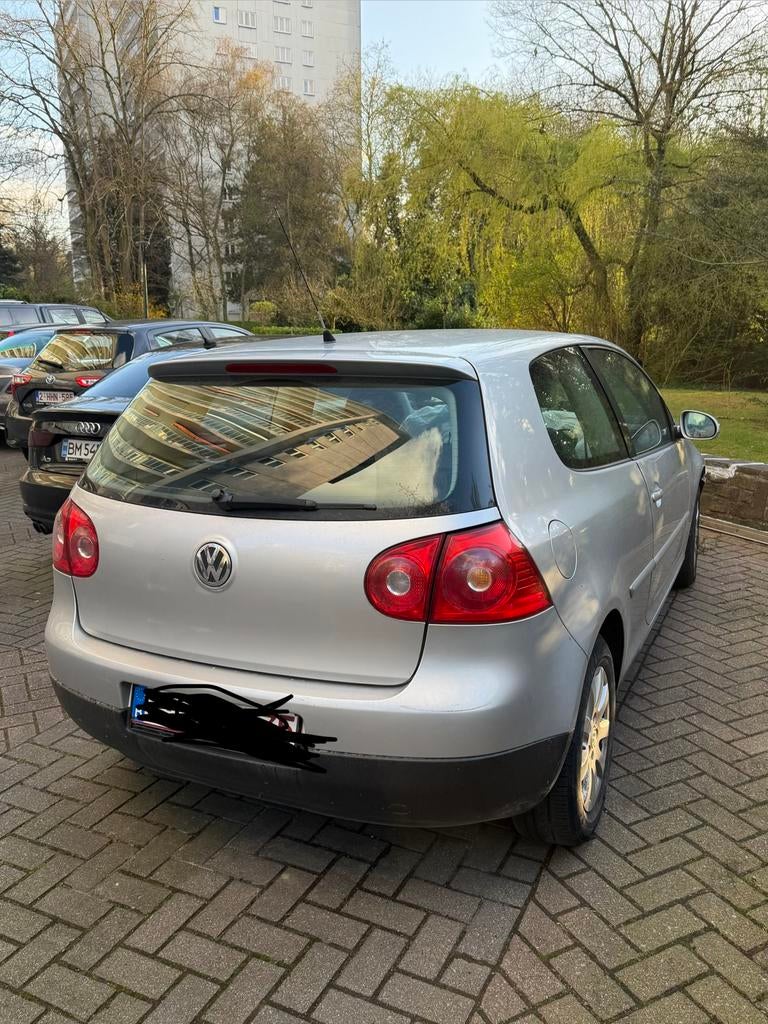 Golf 5 (2006) accidenté, Autos, Verrouillage central, Argent ou Gris, Achat, 2 g/km