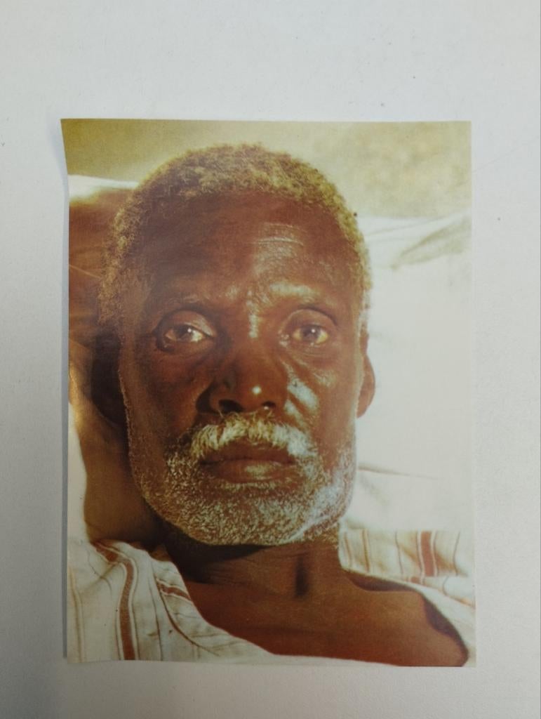 Een prent over Afrika een oude man met baard en snor kleur v, Verzamelen, Ophalen, Prent