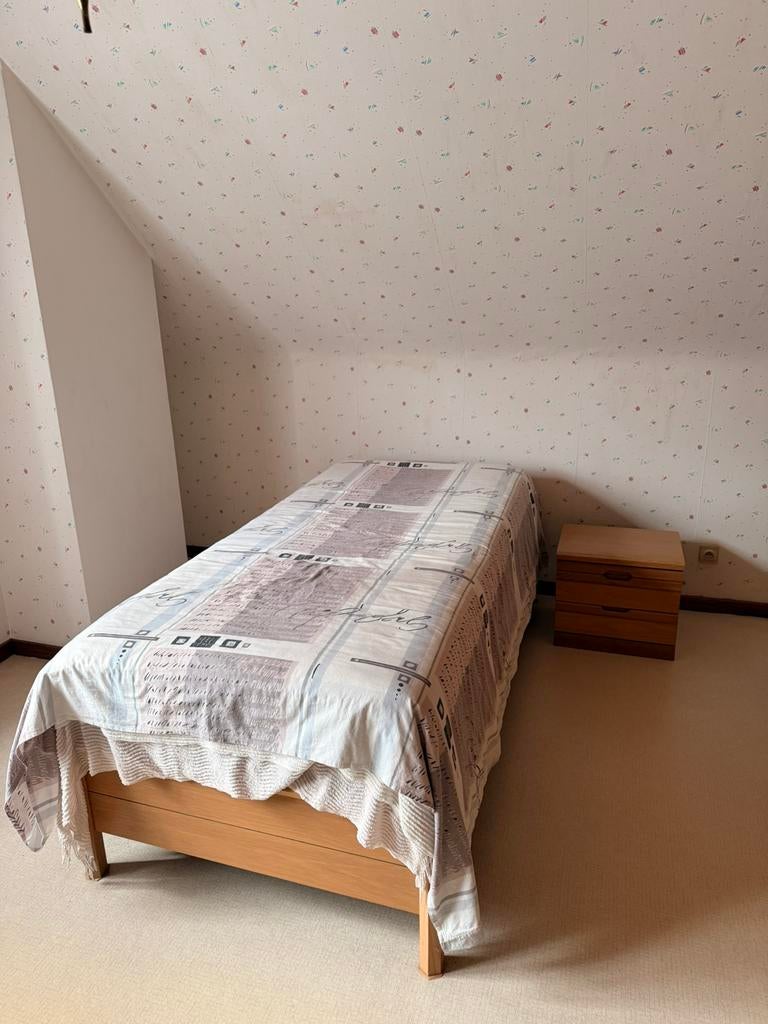 Lit 1pets + table de chevet, Maison & Meubles, Une personne, Brun, Enlèvement, Utilisé