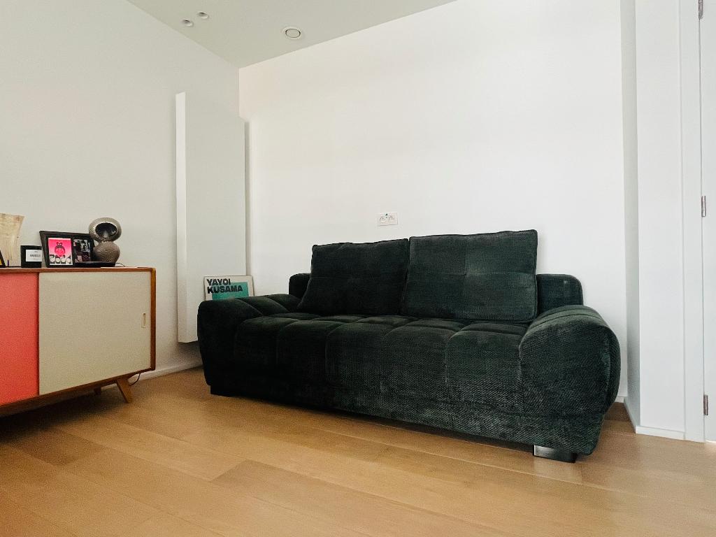 Canapé convertible trois places en tissu vert ferli, Trois personnes, 100 à 125 cm, Banc d'angle, 200 à 250 cm