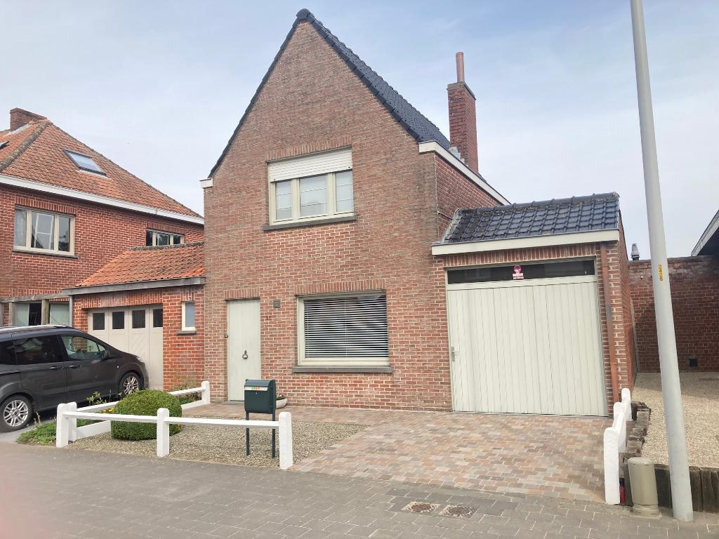 Ieper: goed gelegen woning met atelier, Immo, Maisons à vendre, Province de Flandre-Occidentale, 200 à 500 m², Maison individuelle