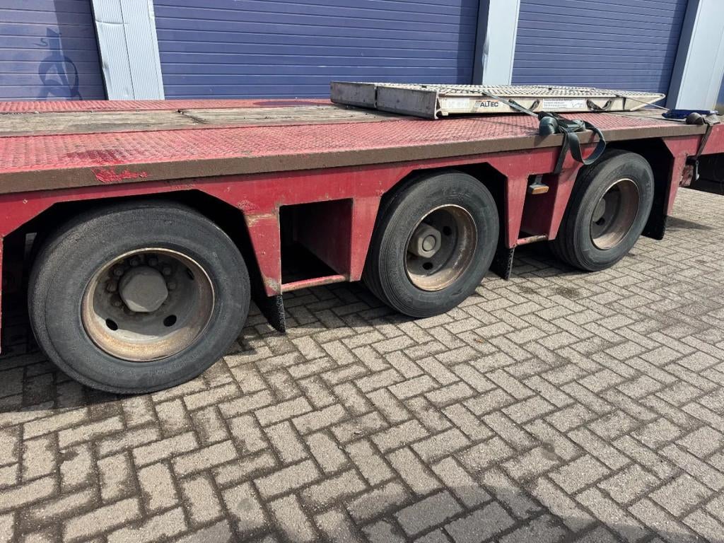 Verem *GIGANT AXXLES-1 STEERINGAXXLE+RAMPS* (bj 2007), Autos, Rouge, Achat, Entreprise, Autres carburants