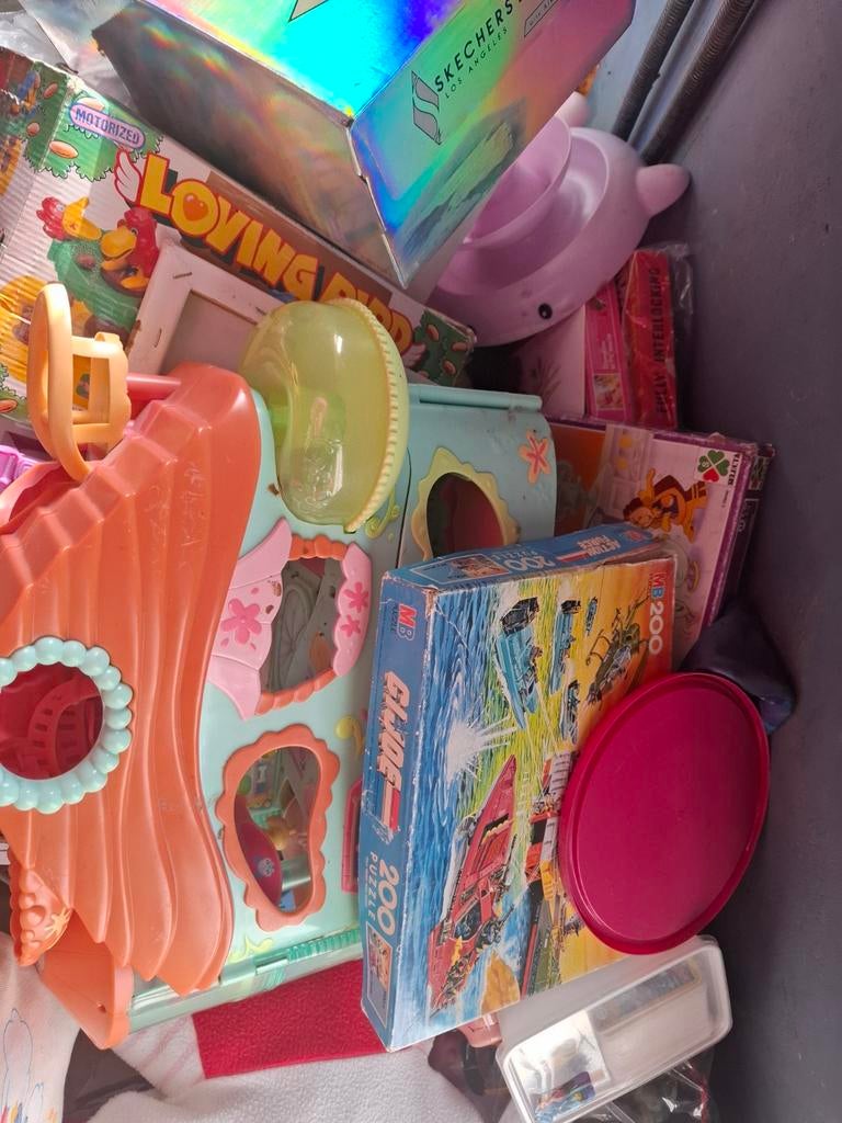 Veel spullen voor rommelmarkt, Ophalen