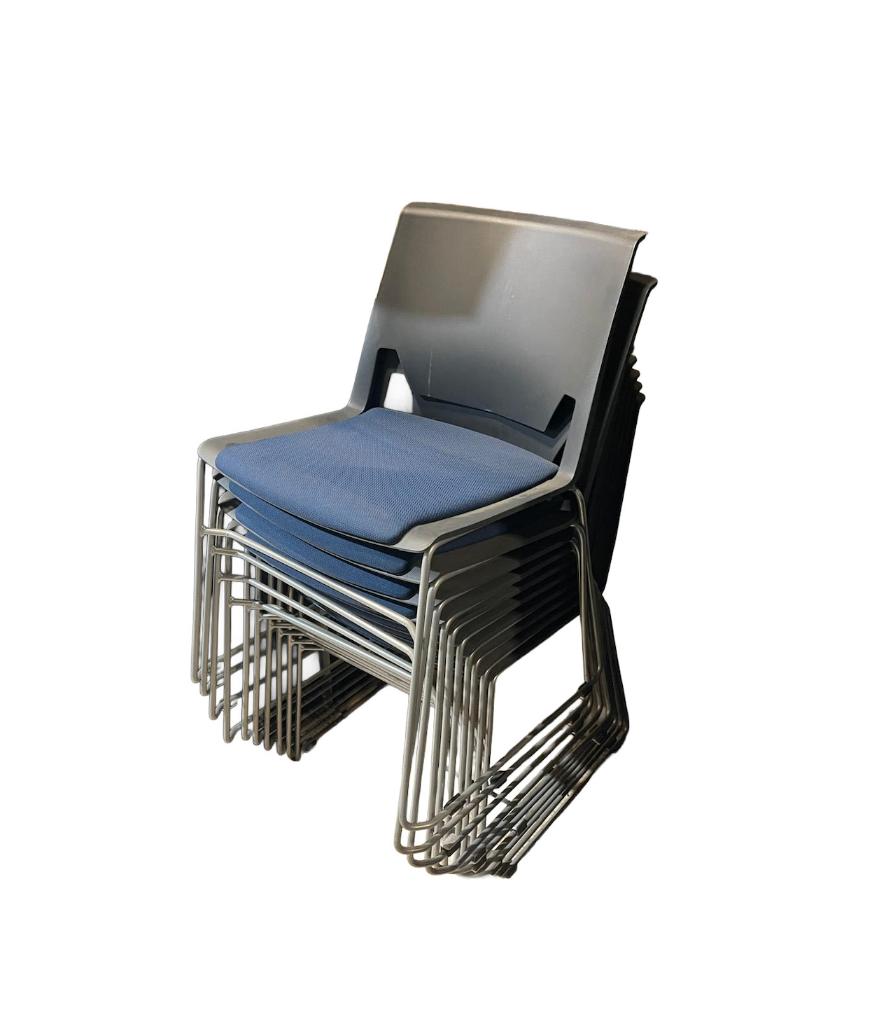 12 chaises de conférence Comforto 62 à vendre !, Autres lieux, Enlèvement, Utilisé, Chaise