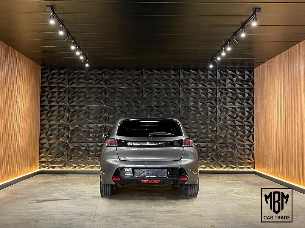 ✅ Peugeot 208 1.2i PureTech Allure Parkeersensoren LED, Voorwielaandrijving, 118 g/km, Stof, 1199 cc