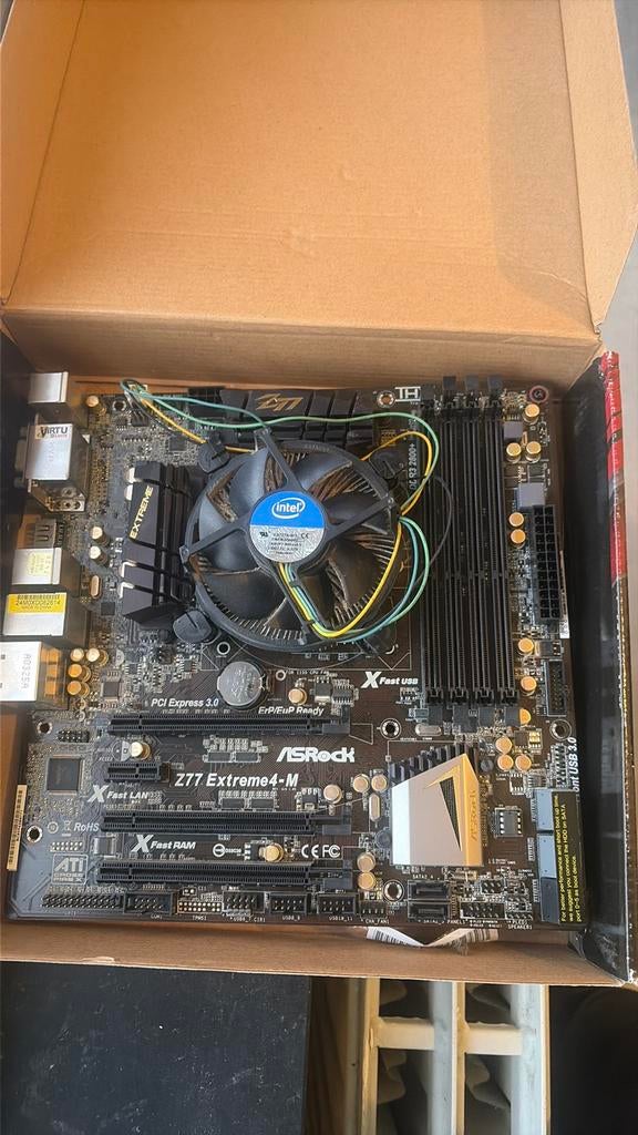 Moederbord + cpu, Computers en Software, Moederborden, Ophalen of Verzenden, Zo goed als nieuw, Intel